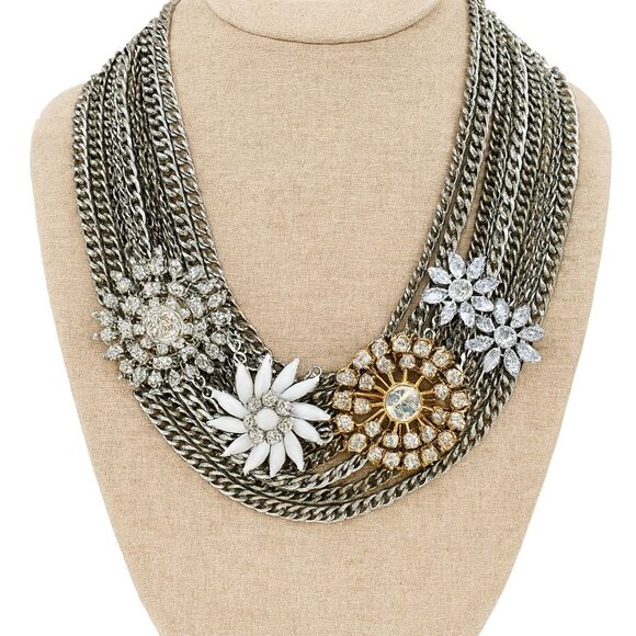 Stella & Dot Metropolitan Crystal Statement Necklace - Picture 9 of 9